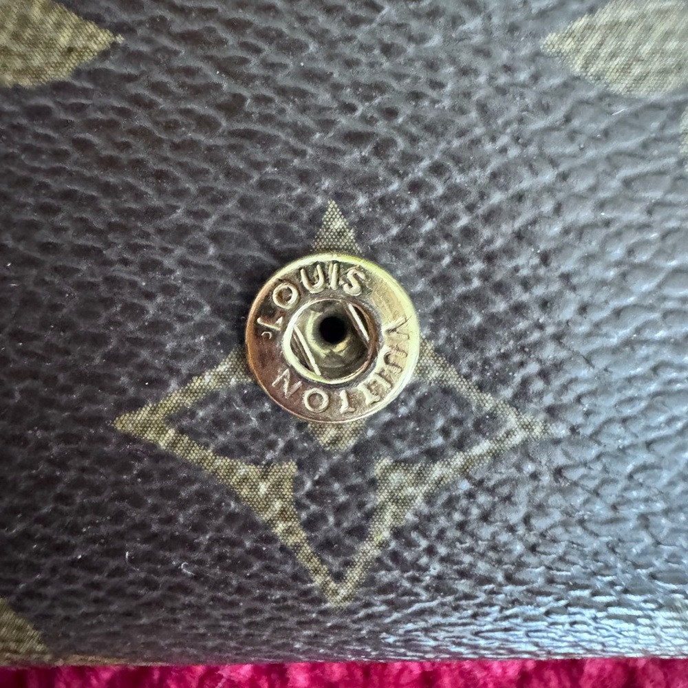 Louis Vuitton Monogram 6 key Holder - Picture 5 of 6